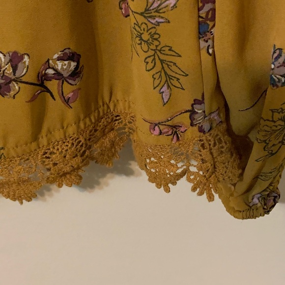 Size Small Long Sleeve Lightweight Top by JOLT - Picture 13 of 16